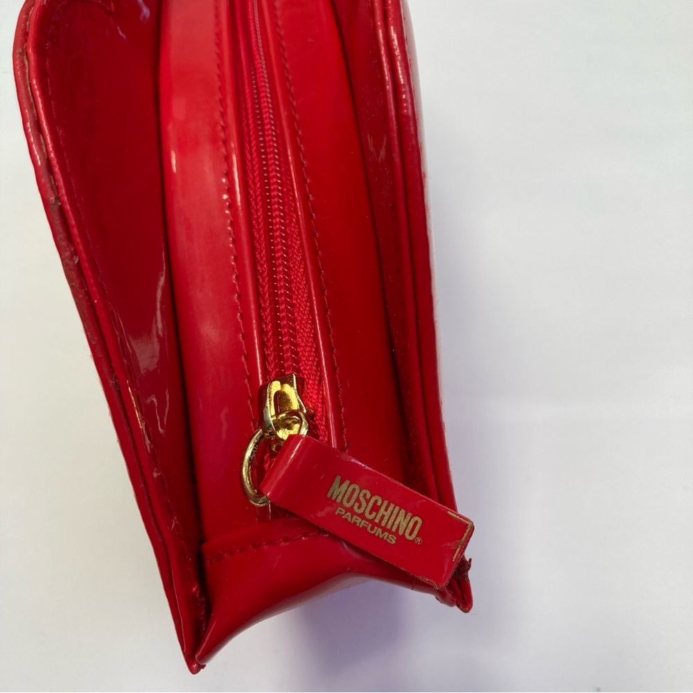 Moschino red lips shaped pouch - Picture 6 of 10